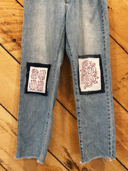 BLOOM PATCH AND BLOCK JEANS
